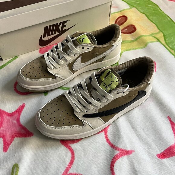 Travis Scott X Air Jordan I Low Golf Olive - Picture 1 of 8